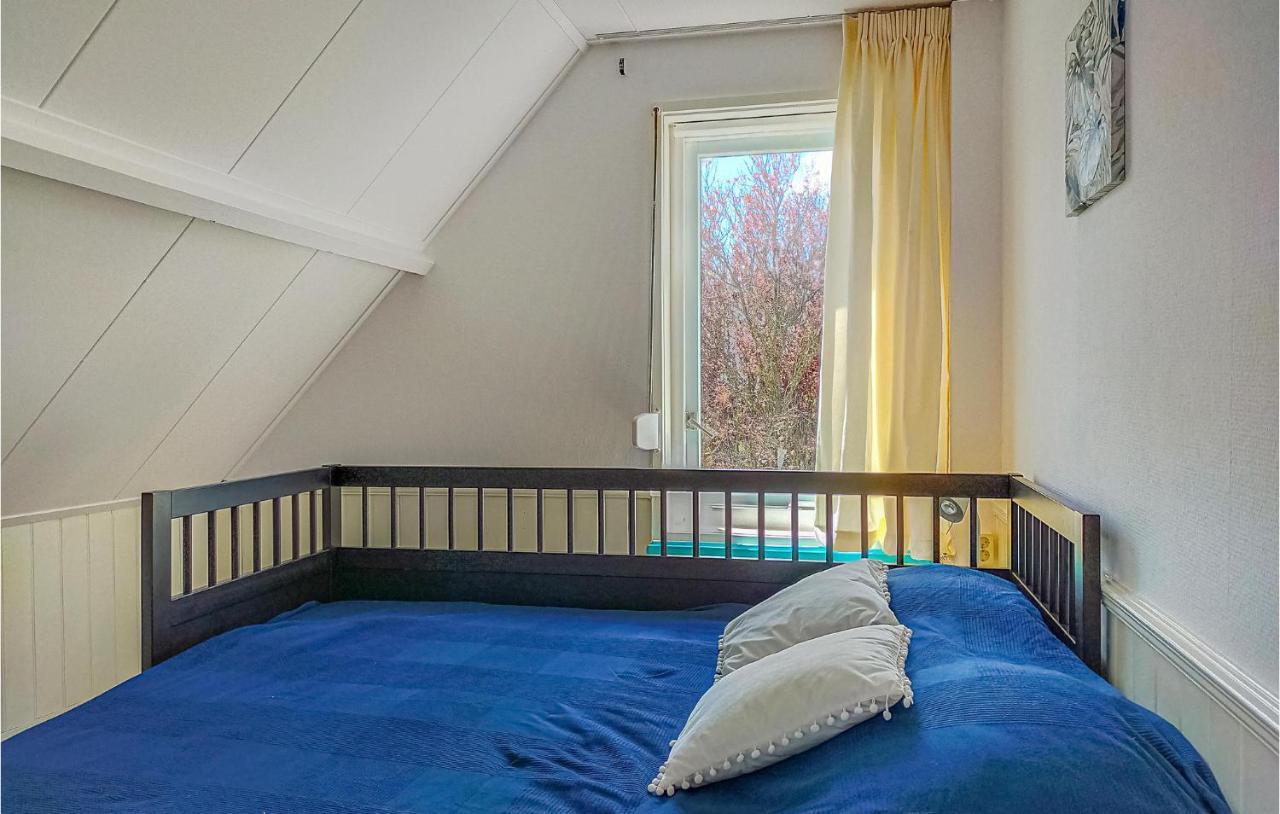 Gorgeous Home In Scharendijke With Kitchen Dış mekan fotoğraf
