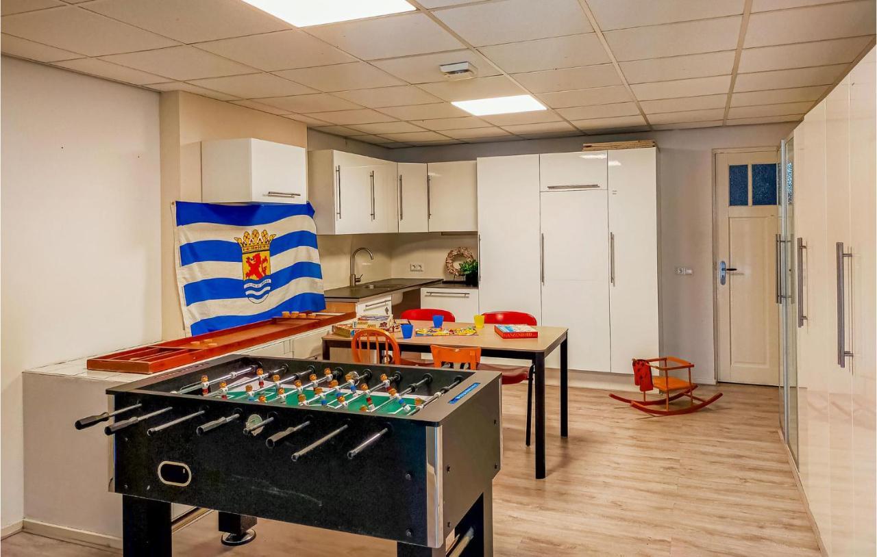 Gorgeous Home In Scharendijke With Kitchen Dış mekan fotoğraf