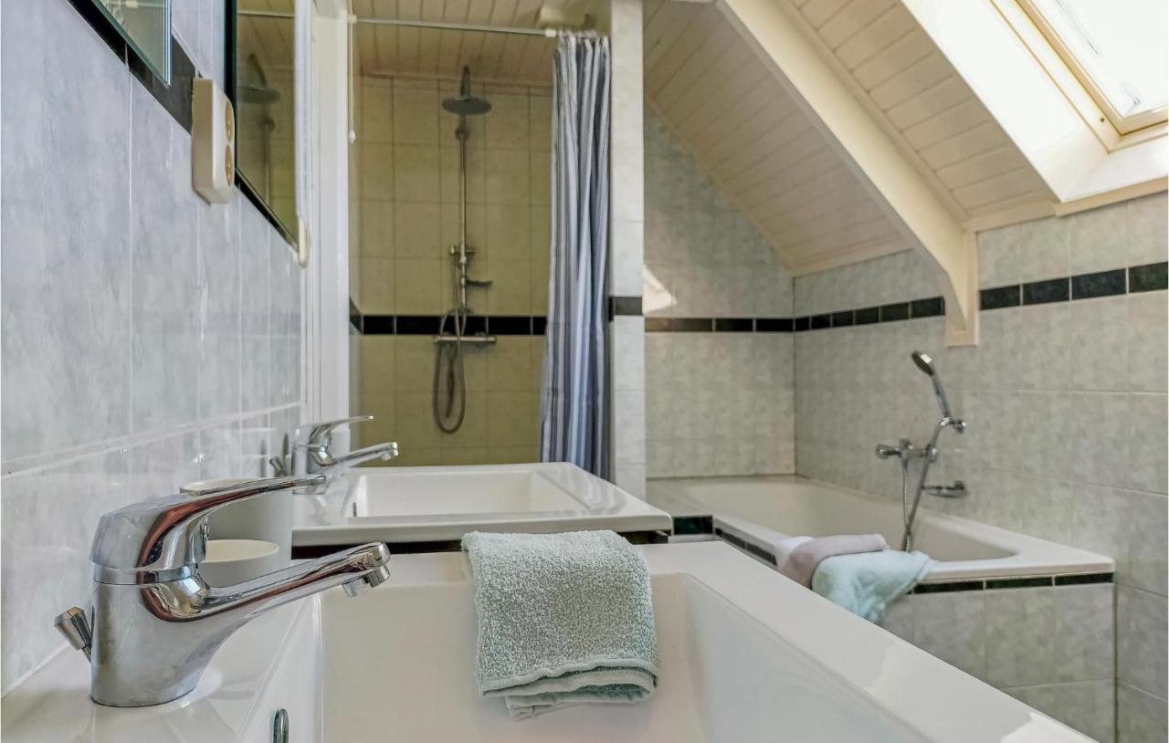 Gorgeous Home In Scharendijke With Kitchen Dış mekan fotoğraf