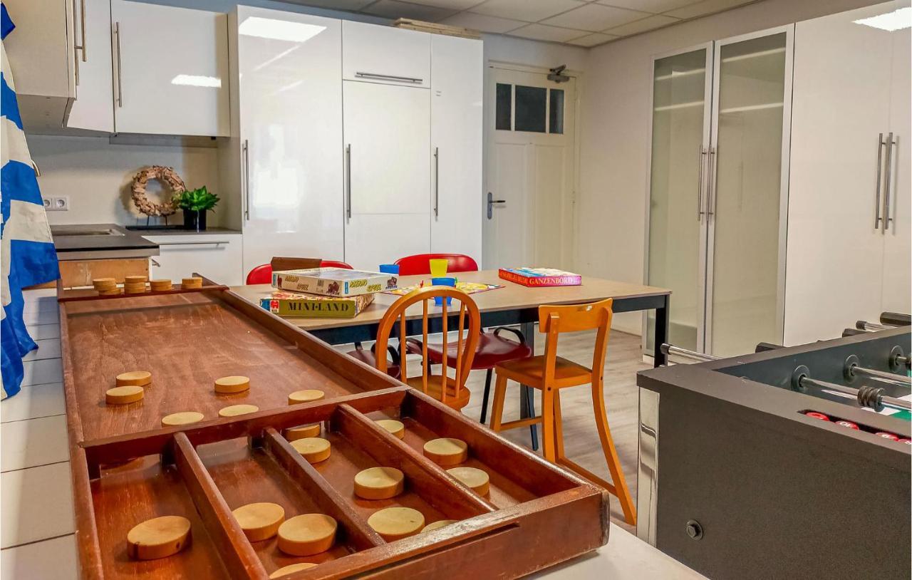 Gorgeous Home In Scharendijke With Kitchen Dış mekan fotoğraf